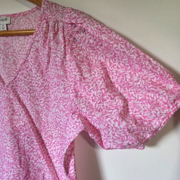 EUC LIKE NEW J CREW FLORAL PINK WHITE DAINTY V NECK COTTON TOP SIZE SMALL - Picture 11 of 15